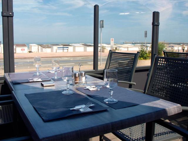 Hotel De La Plage Кале Екстериор снимка
